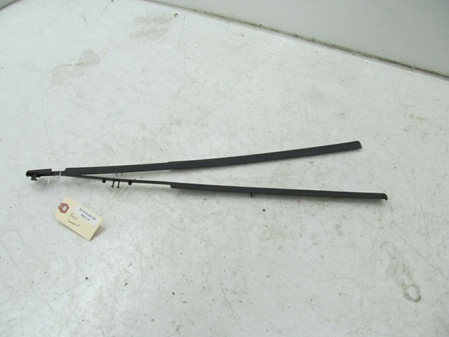 2009-2012 AUDI Q5 8R OEM FRONT SUNROOF GLASS SIDE SEAL TRIM 1K9 898 925