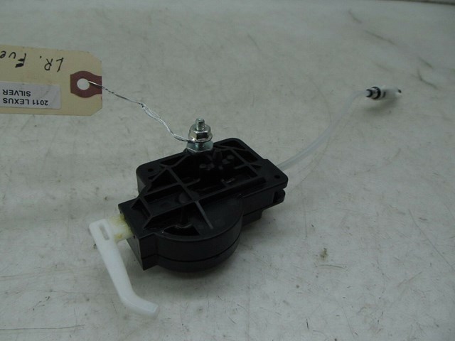 2007-2011 LEXUS GS350 OEM LEFT REAR OPEN FUEL LID ASSEMBLY 