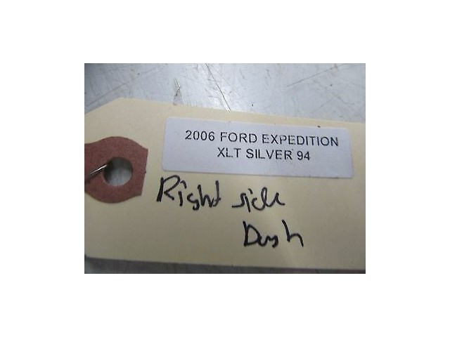 2003-2006 FORD EXPEDITION OEM RIGHT FRONT PASSENGER SIDE DASH CORNER TRIM COVER
