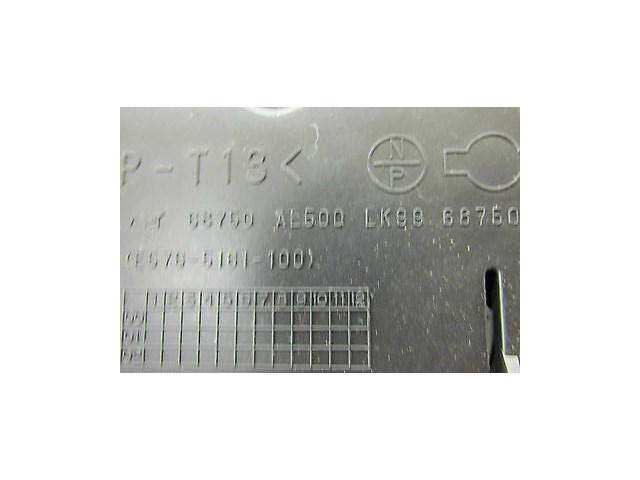 2003-2004 INFINITI G35 SEDAN OEM RIGHT CENTER FRONT DASHBOARD AIR VENT