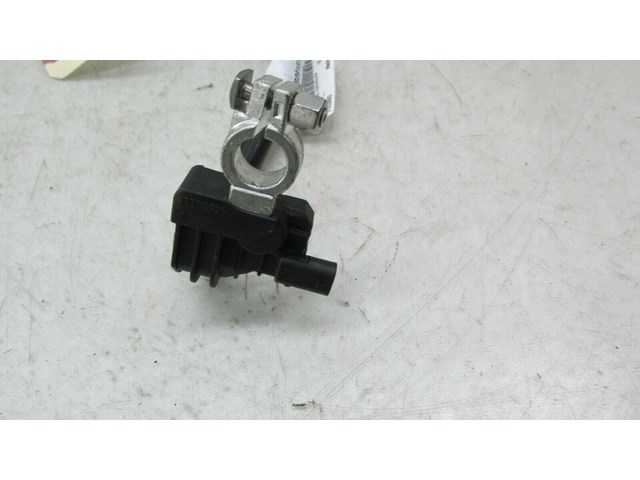 2009-2012 AUDI Q5 8R OEM REAR TRUNK BATTERY NEGATIVE TERMINAL 8R0915181