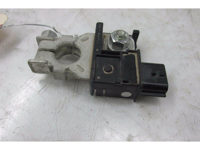 2014-2016 INFINITI Q50 OEM FRONT ENGINE BATTERY NEGATIVE TERMINAL 