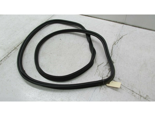 2012-2015 MERCEDES C250 COUPE W204 OEM REAR TRUNK LID WEATHERSTRIP SEAL 