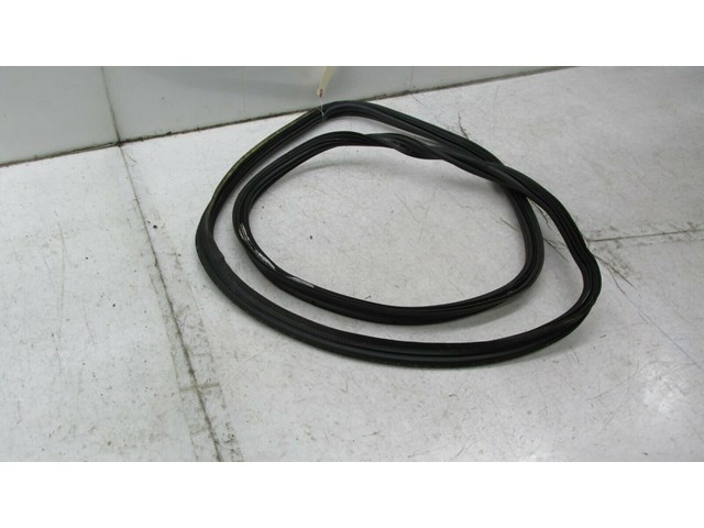 2012-2015 MERCEDES C250 COUPE W204 OEM REAR TRUNK LID WEATHERSTRIP SEAL 