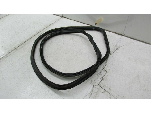 2012-2015 MERCEDES C250 COUPE W204 OEM REAR TRUNK LID WEATHERSTRIP SEAL 