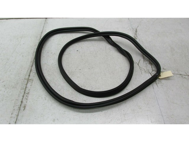 2012-2015 MERCEDES C250 COUPE W204 OEM REAR TRUNK LID WEATHERSTRIP SEAL 
