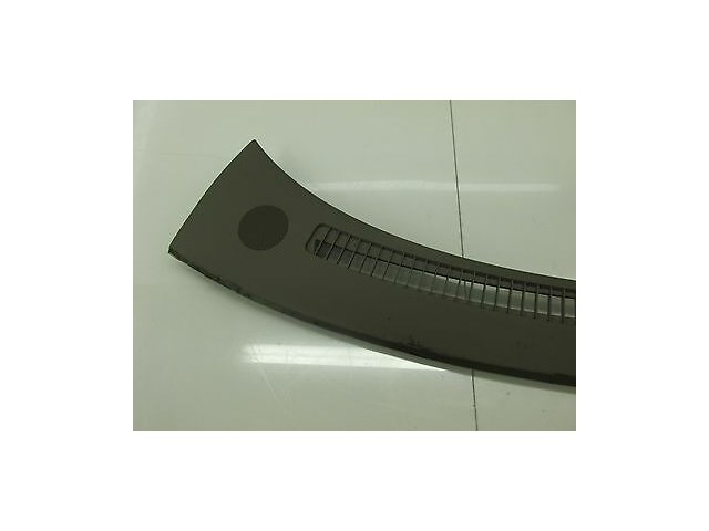 2004-2006 NISSAN QUEST OEM UPPER DASHBOARD PANEL WINDSHIELD AIR VENT BEIGE COLOR