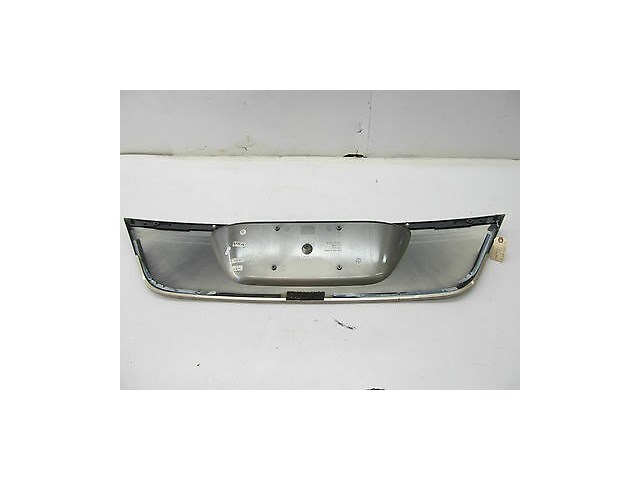 2003-2006 MERCEDES BENZ E500 W211 OEM TRUNK LID PANEL LICENSE PLATE TRIM COVER