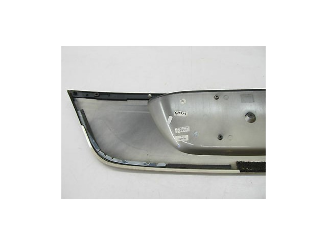 2003-2006 MERCEDES BENZ E500 W211 OEM TRUNK LID PANEL LICENSE PLATE TRIM COVER