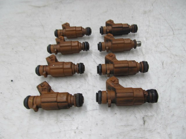  2003-2006 MERCEDES E500 W211 OEM FRONT ENGINE GAS FUEL INJECTORS 