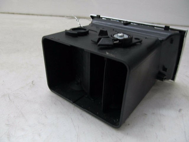 2004-2008 AUDI A8L W12 OEM RIGHT FRONT CENTER DASH AIR VENT 4E0 820 952