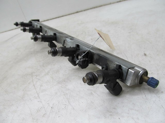 2006-2013 VOLVO C70 T5 OEM FRONT ENGINE FUEL INJECTOR RAIL ASSEMBLY 