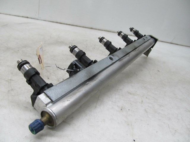 2006-2013 VOLVO C70 T5 OEM FRONT ENGINE FUEL INJECTOR RAIL ASSEMBLY 