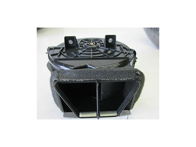 2005-2006 INFINITI G35 SEDAN OEM RIGHT FRONT OUTER PASSENGER SIDE DASH AIR VENT