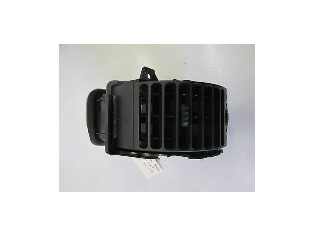 2005-2006 INFINITI G35 SEDAN OEM RIGHT FRONT OUTER PASSENGER SIDE DASH AIR VENT