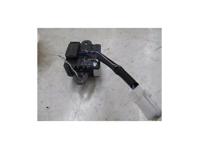 2004-2007 INFINITI QX56 OEM LEFT FRONT KNEE PANEL FAN TEMPERATURE SENSOR 