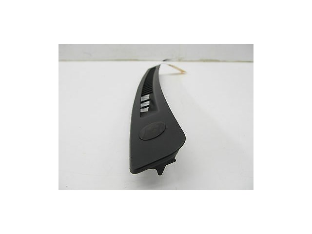 2003-2004 INFINITI M45 OEM LEFT FRONT DASH WINDSHIELD AIR VENT W/ SENSOR