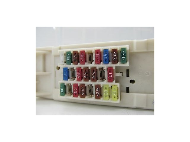 2006-2008 LEXUS IS350 IS250 XE20 OEM LEFT FRONT DASH JUNCTION FUSE RELAY MODULE