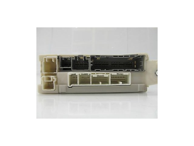 2006-2008 LEXUS IS350 IS250 XE20 OEM LEFT FRONT DASH JUNCTION FUSE RELAY MODULE