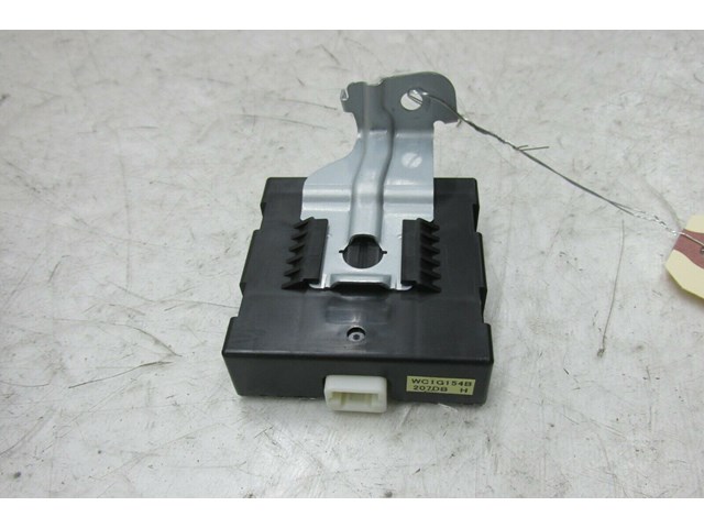  2011-2018 INFINITI M37 Q70 OEM RIGHT FRONT DASH THEFT LOCKING CONTROL MODULE