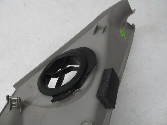 2006-2013 VOLVO C70 T5 OEM RIGHT FRONT PASSENGER DASH SIDE END COVER TRIM 