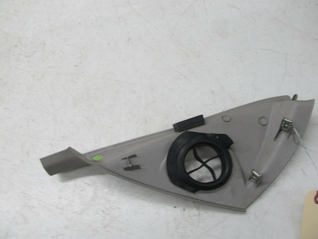 2006-2013 VOLVO C70 T5 OEM RIGHT FRONT PASSENGER DASH SIDE END COVER TRIM 