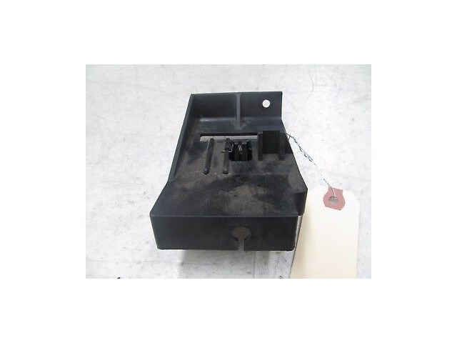 2004-2007 INFINITI QX56 OEM LEFT FRONT DRIVER SIDE OPEN HOOD RELEASE LEVER 