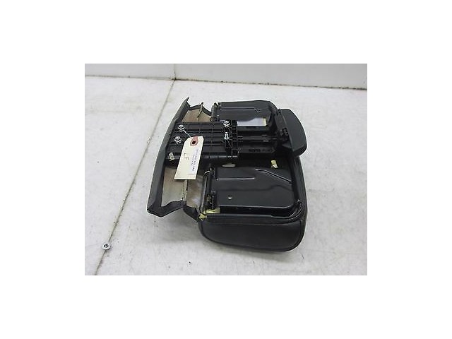 2010-2015 CADILLAC SRX OEM SEAT ADJUSTER FRONT SEAT ASSEMBLY COVER LEG REST