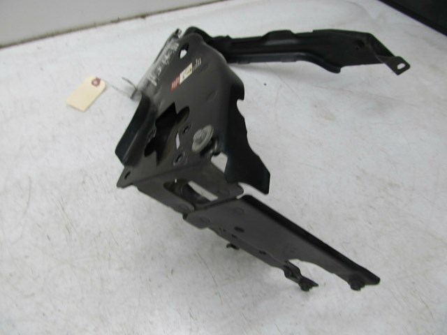 2003-2006 MERCEDES E500 W211 OEM LEFT FRONT DRIVER HEADLIGHT BRACKET SUPPORT