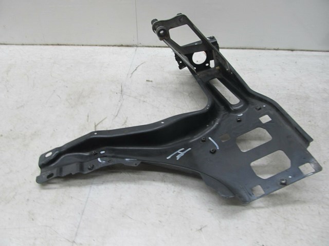  2003-2006 RANGE ROVER HSE OEM LEFT FRONT HEADLIGHT SUPPORT BRACKET 