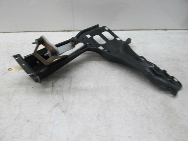  2003-2006 RANGE ROVER HSE OEM LEFT FRONT HEADLIGHT SUPPORT BRACKET 
