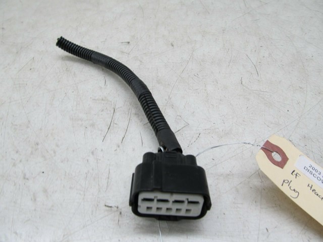 2003-2004 LAND ROVER DISCOVERY OEM LEFT FRONT HEADLIGHT WIRE PLUG PIGTAIL 