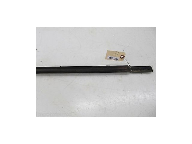 2001-2005 MERCEDES C240 W203 OEM LEFT FRONT EXTERIOR DOOR MOLDING TRIM