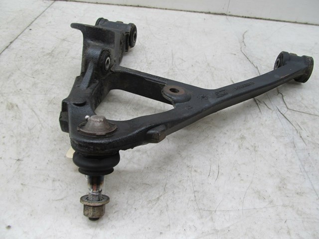 2003-2007 CHEVY SILVERADO OEM RIGHT FRONT LOWER CONTROL ARM 