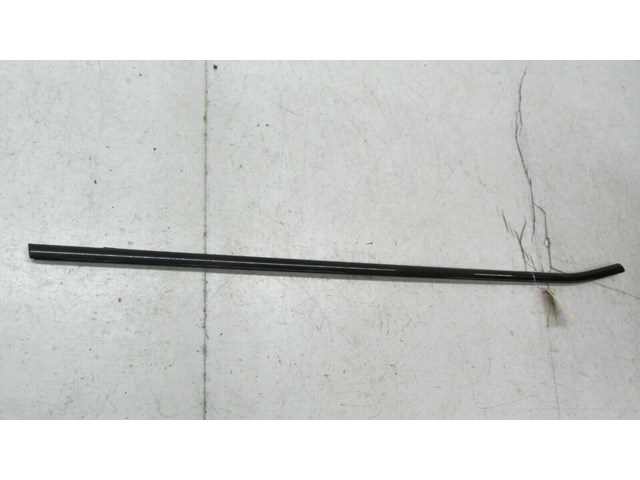  2007-2010 BMW X5 E70 OEM RIGHT FRONT DOOR WINDOW WEATHERSTRIP SEAL MOLDING TRIM