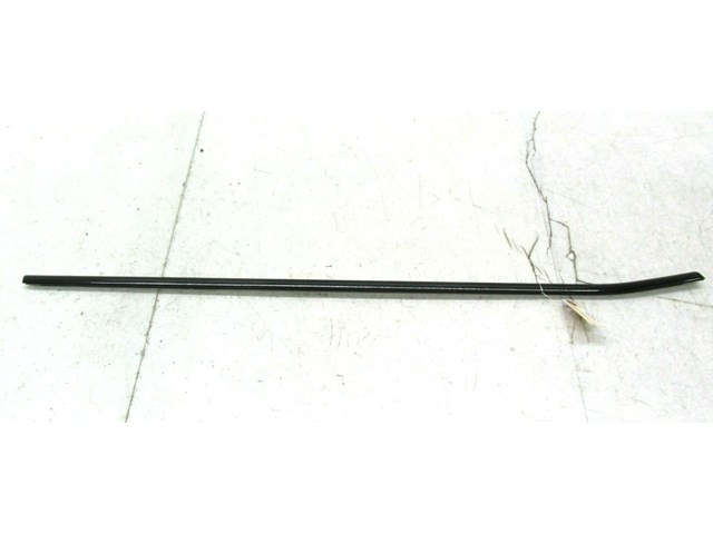  2007-2010 BMW X5 E70 OEM RIGHT FRONT DOOR WINDOW WEATHERSTRIP SEAL MOLDING TRIM