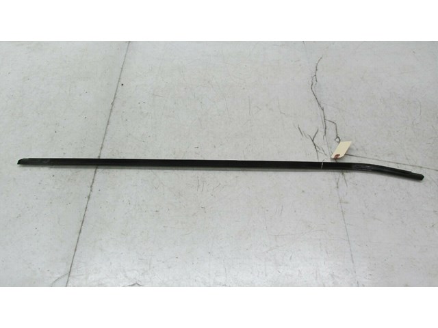 2007-2010 BMW X5 E70 OEM RIGHT FRONT DOOR WINDOW WEATHERSTRIP SEAL MOLDING TRIM