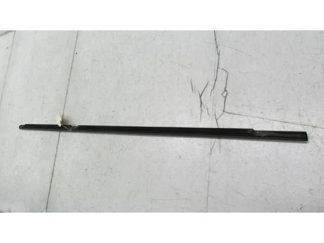  2007-2010 BMW X5 E70 OEM LEFT REAR DOOR WINDOW WEATHERSTRIP SEAL MOLDING TRIM