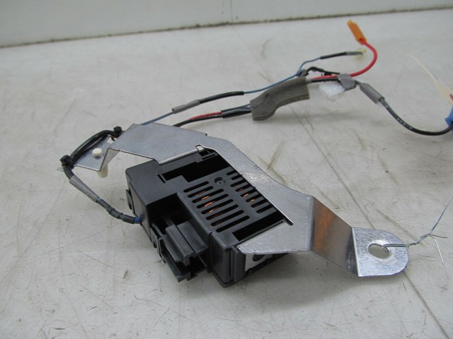   2001-2006 LEXUS LS430 OEM LEFT REAR C PILLAR BACK WINDOW HEATER ASSEMBLY 