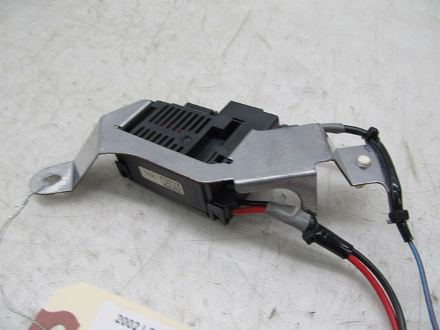   2001-2006 LEXUS LS430 OEM LEFT REAR C PILLAR BACK WINDOW HEATER ASSEMBLY 