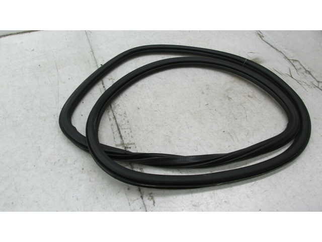 2012-2015 VOLKSWAGEN PASSAT OEM LEFT REAR DOOR ON BODY WEATHERSTRIP SEAL    