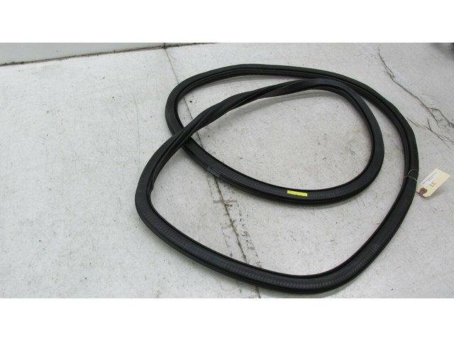 2012-2015 VOLKSWAGEN PASSAT OEM LEFT REAR DOOR ON BODY WEATHERSTRIP SEAL    