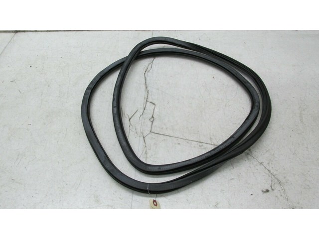 2009-2012 AUDI Q5 8R OEM LEFT REAR DRIVER SIDE DOOR ON BODY WEATHERSTRIP 