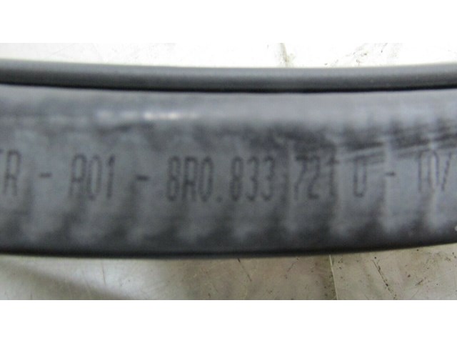 2009-2012 AUDI Q5 8R OEM LEFT REAR DRIVER SIDE DOOR ON BODY WEATHERSTRIP 