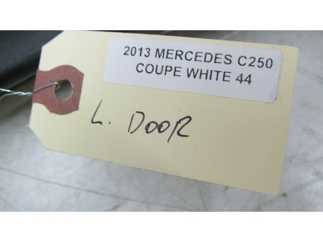 2012-2015 MERCEDES C250 COUPE W204 OEM LEFT SIDE DOOR ON BODY WEATHERSTRIP SEAL