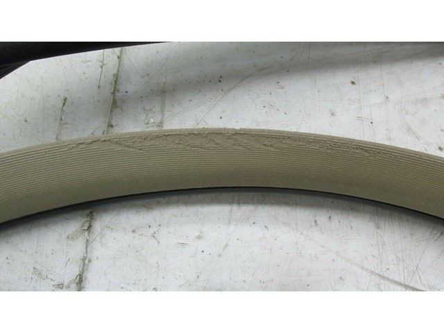 2012-2015 MERCEDES C250 COUPE W204 OEM LEFT SIDE DOOR ON BODY WEATHERSTRIP SEAL