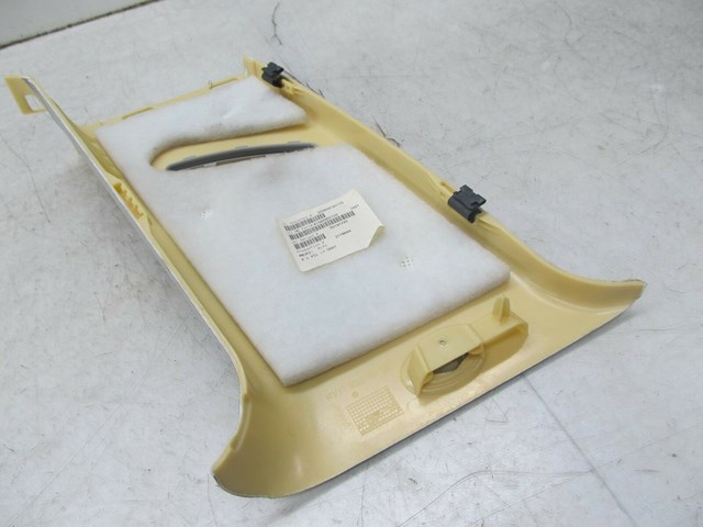 2007-2012 MERCEDES GL450 X164 OEM LEFT REAR DRIVER SIDE C PILLAR A1646902225 