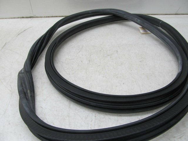 2004-2011 SAAB 9-3 OEM RIGHT FRONT PASSENGER DOOR WEATHERSTRIP SEAL TRIM 
