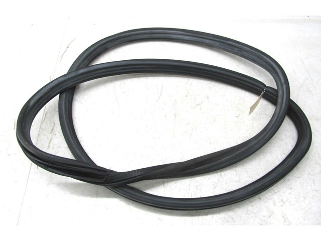 2004-2011 SAAB 9-3 OEM RIGHT FRONT PASSENGER DOOR WEATHERSTRIP SEAL TRIM 