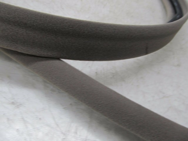 2001-2006 LEXUS LS430 OEM RIGHT FRONT DOOR INNER WEATHERSTRIP SEAL TRIM